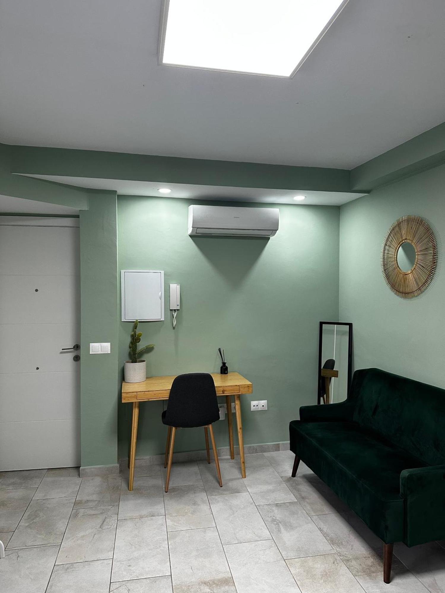 Lovely Studio Apartment Malaga Center Buitenkant foto