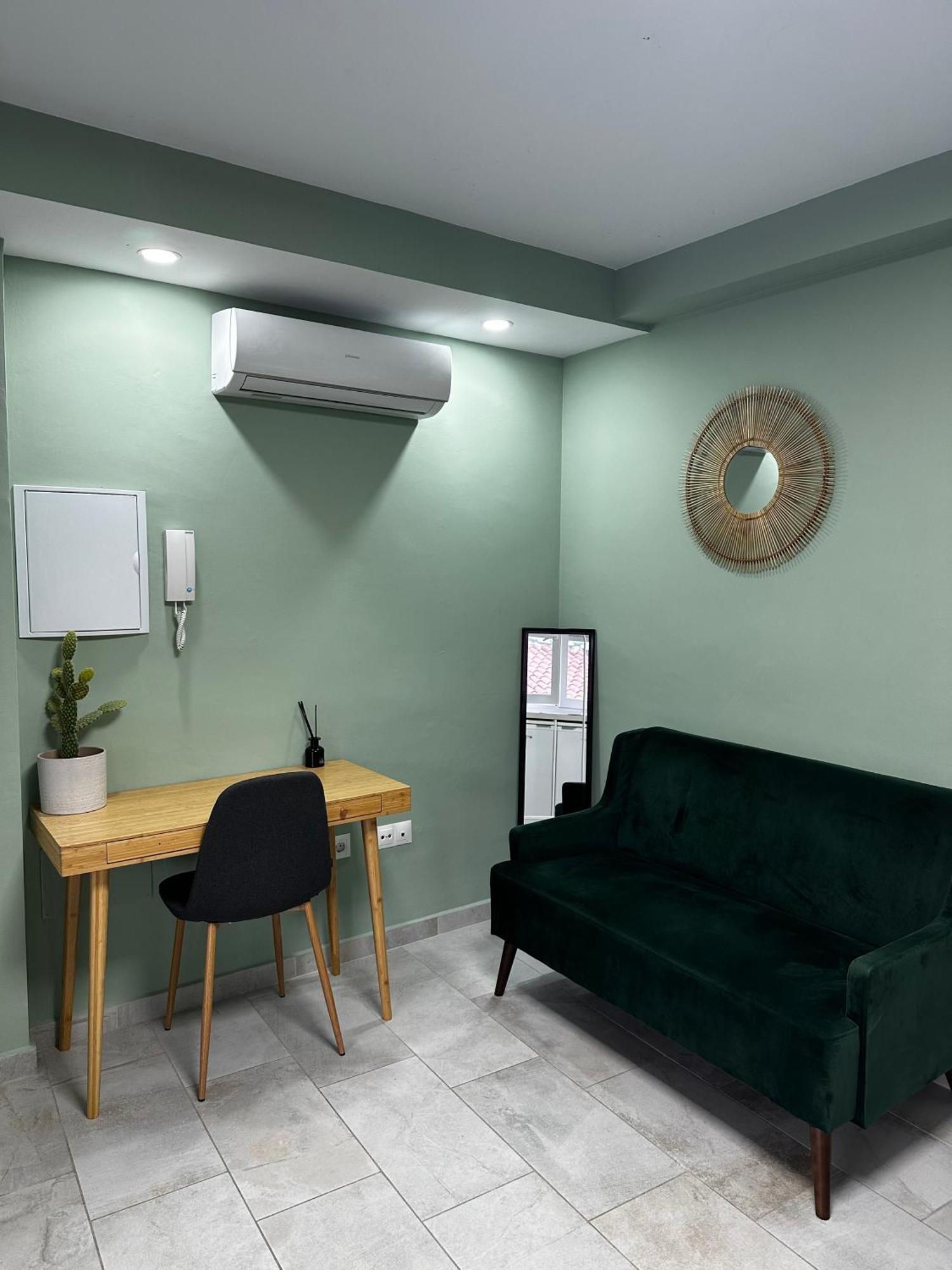 Lovely Studio Apartment Malaga Center Buitenkant foto